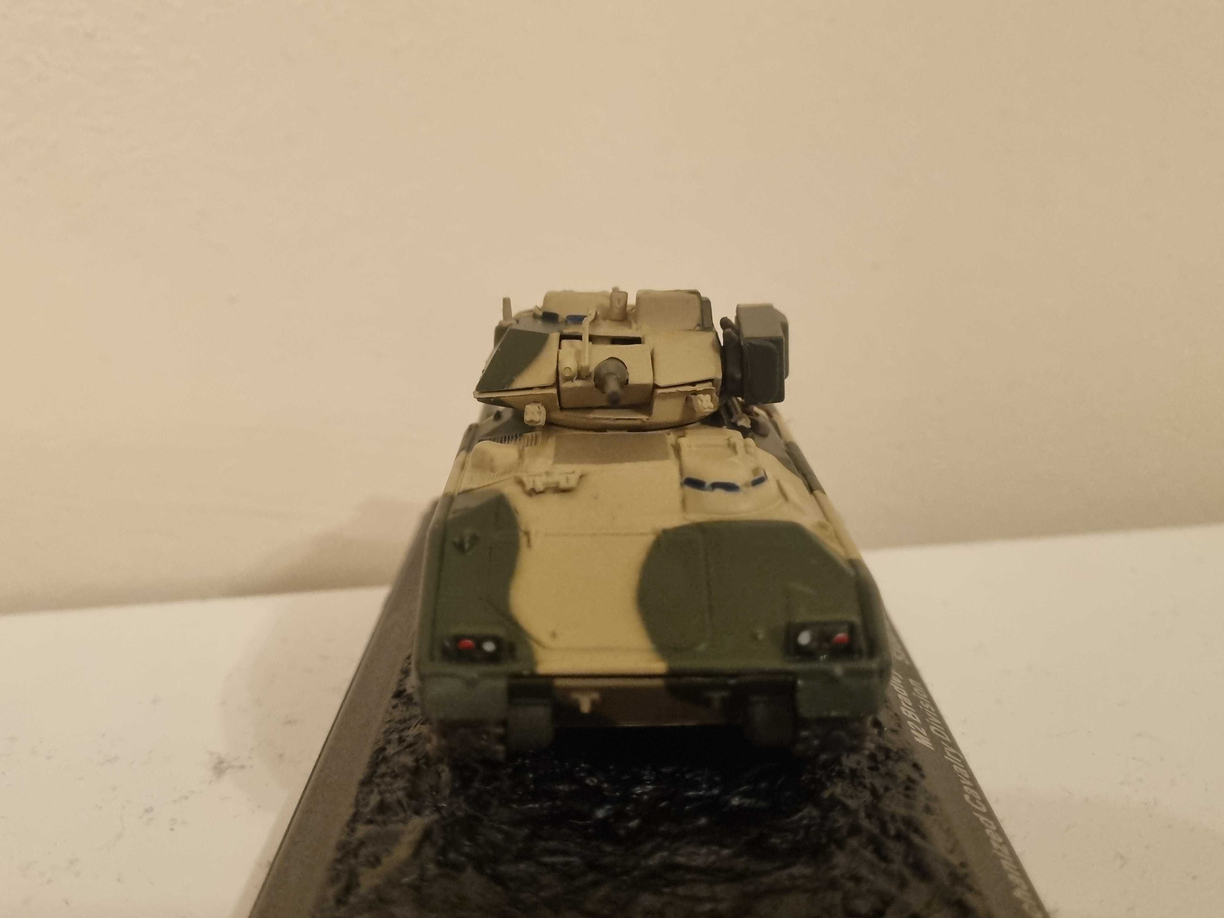 Модель танка M2 Bradley 24th Mechanized Cavalry Div S Arabia-1991 1:72