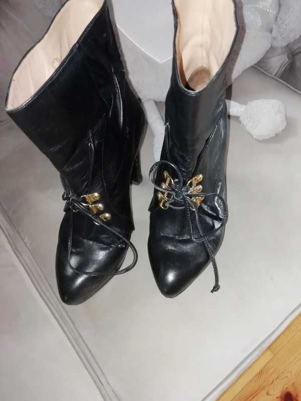 Botki Moschino r. 39