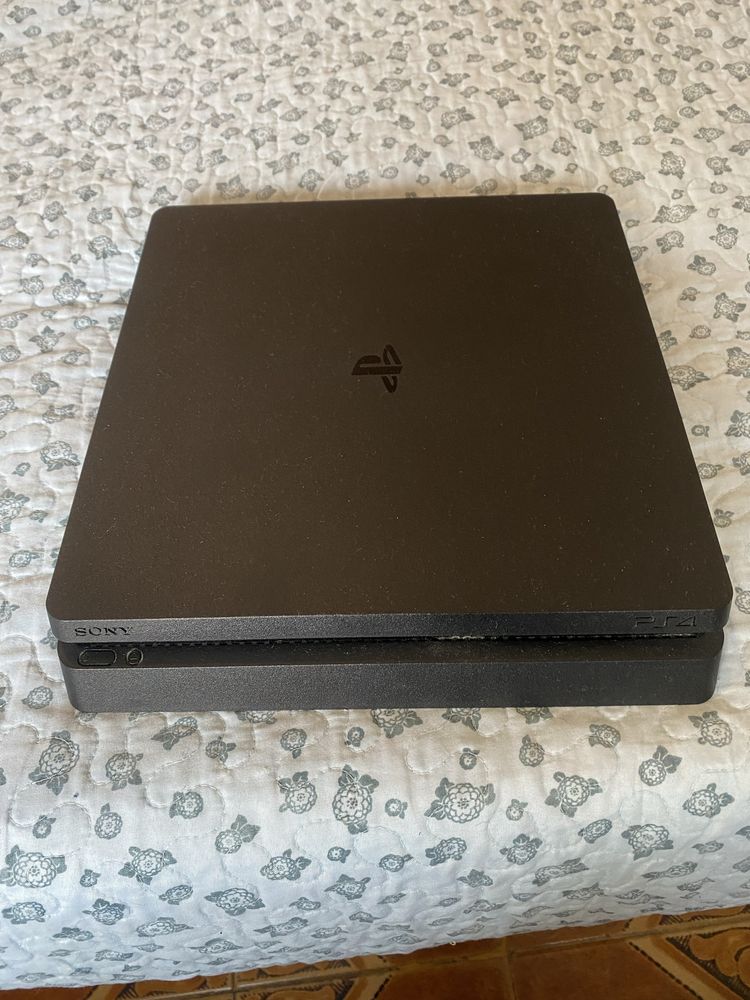 Ps4 slim 1tb como nova