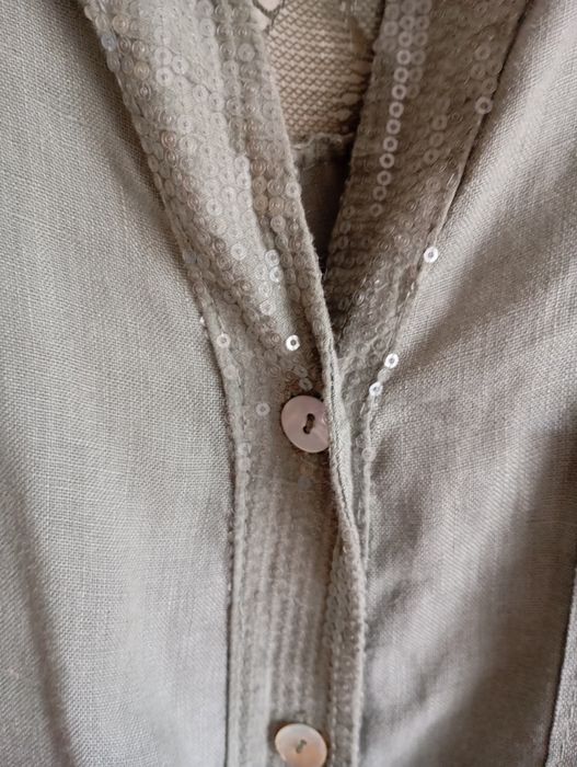 Blusa verde seco com lantejoulas