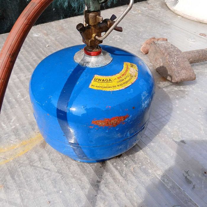 Butla gazowa turystyczna z reduktorem