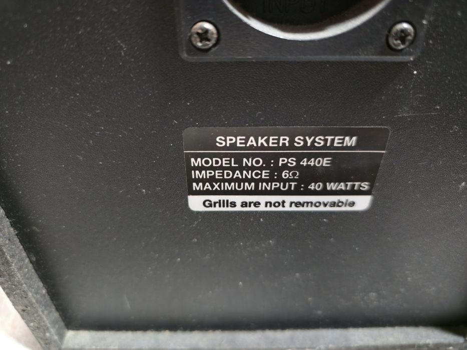 Par de colunas marca SAMSUNG de 40w.

15€

Tem de levantar em mão em m