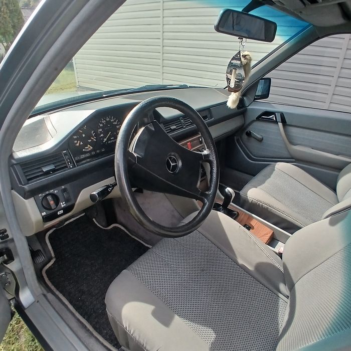 Продам Mercedes 124