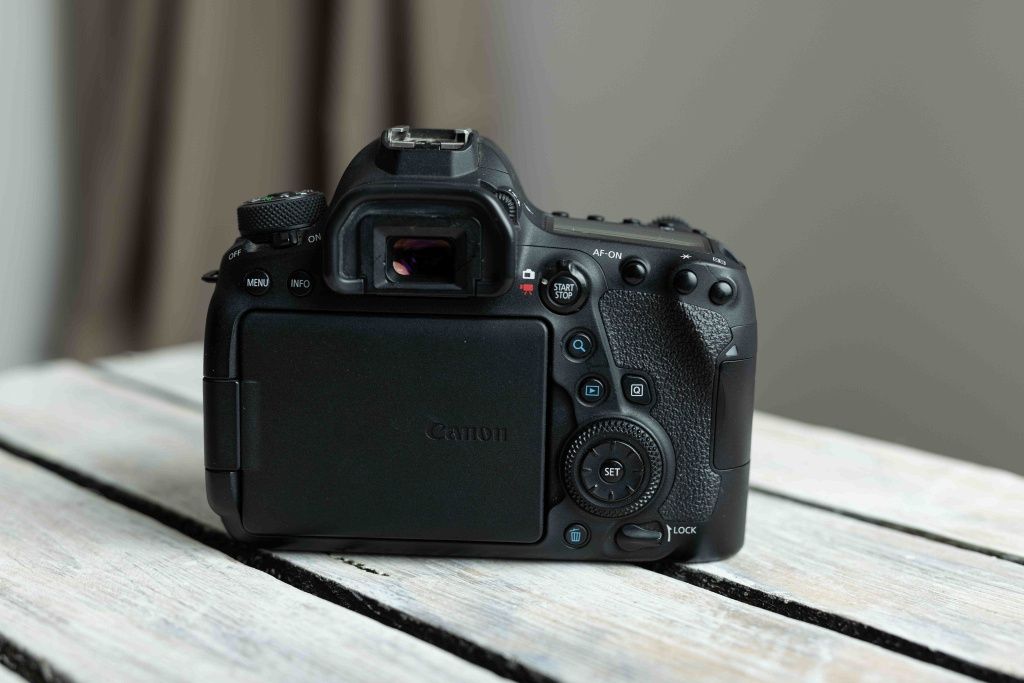 Canon 6D Mark II - pełna klatka