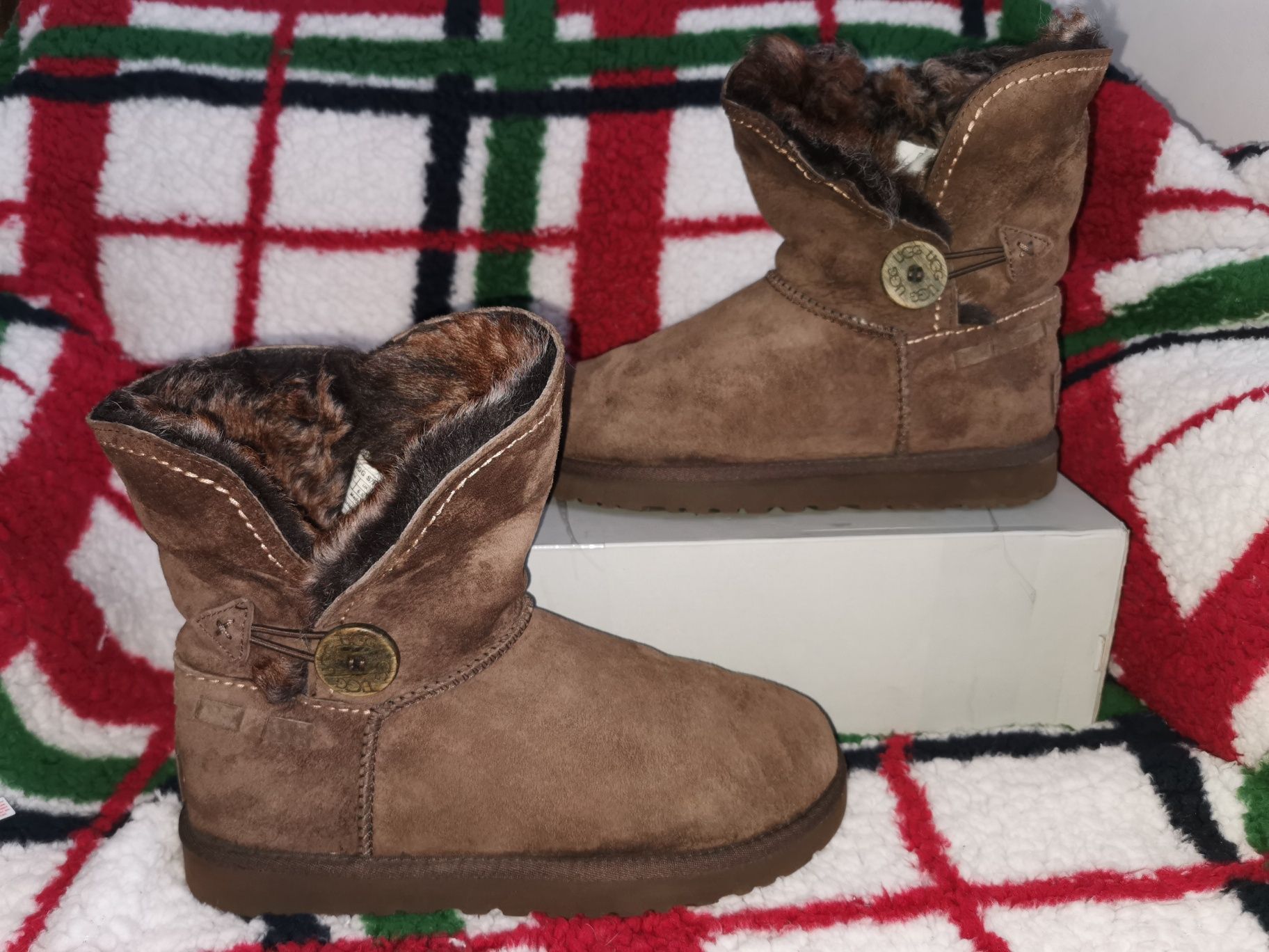 Ugg Australia Meadow Oryginalne śniegowce saszki mukluki 39