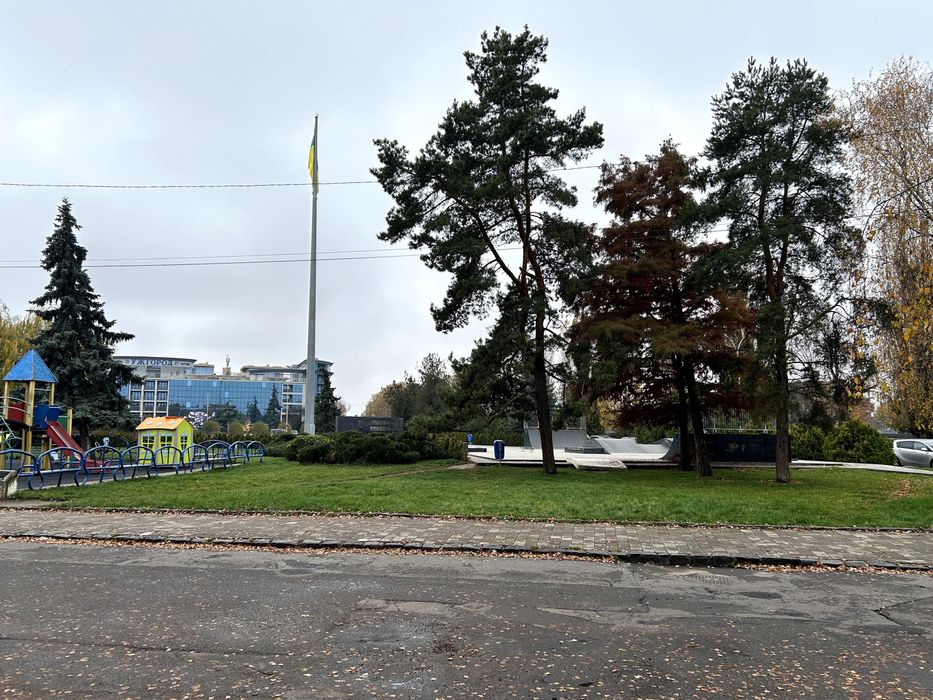 Продам приміщення під комерцію у центрі