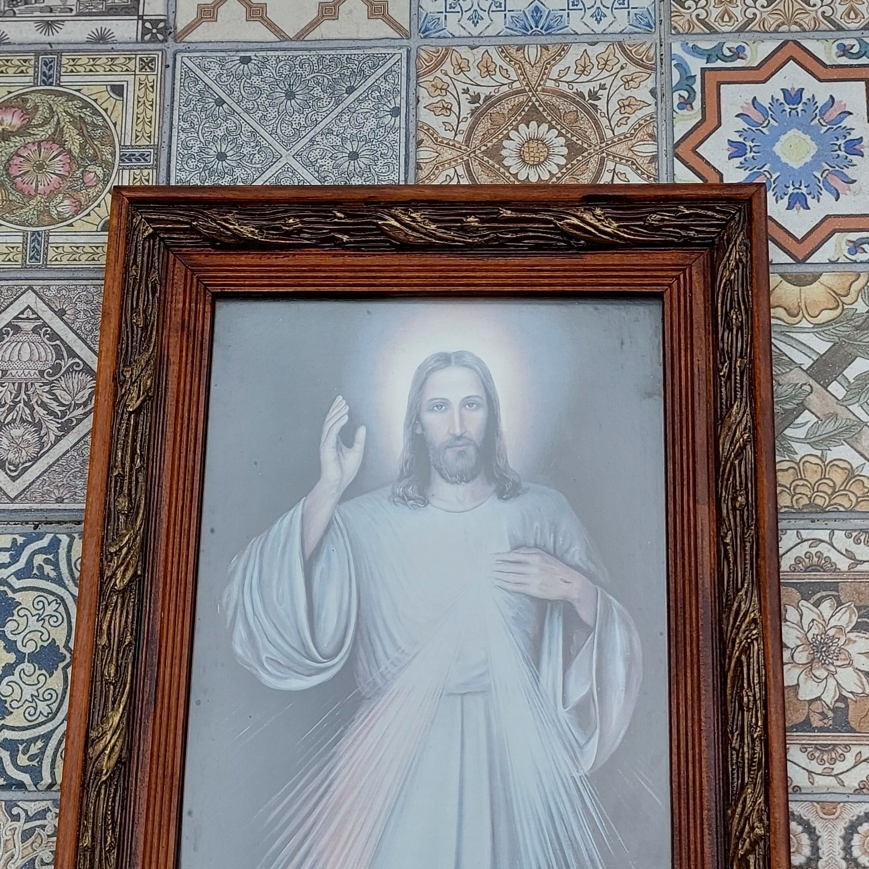 Stary obraz w ładnej oprawie Jezu ufam Tobie