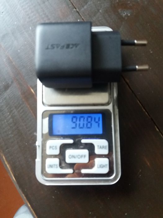 Зарядка для телефону.