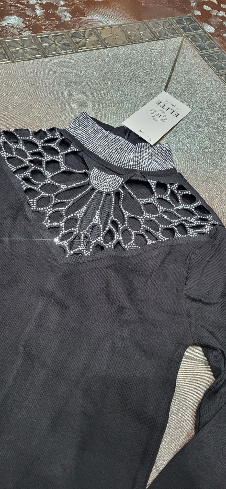 Czarna bluzka prążek bawełna premium cyrkonie srebrne ozdobny dekolt