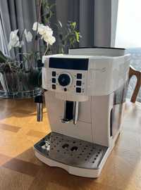 Ekspres do kawy Delonghi magnifica s