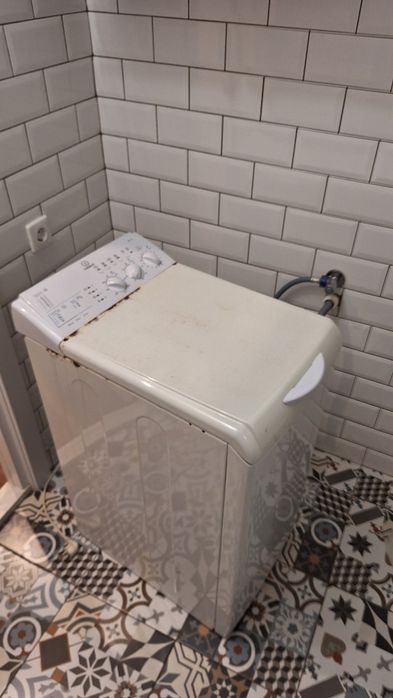 Пральна машина Indesit WITL86