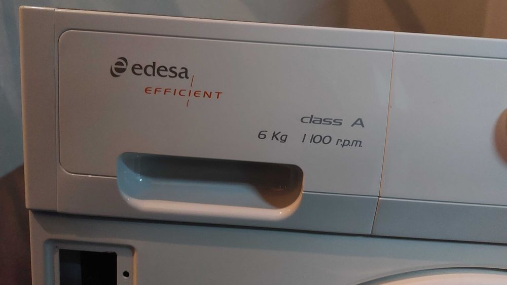 Máquina Lavar/Secar Roupa EDESA - Avariada