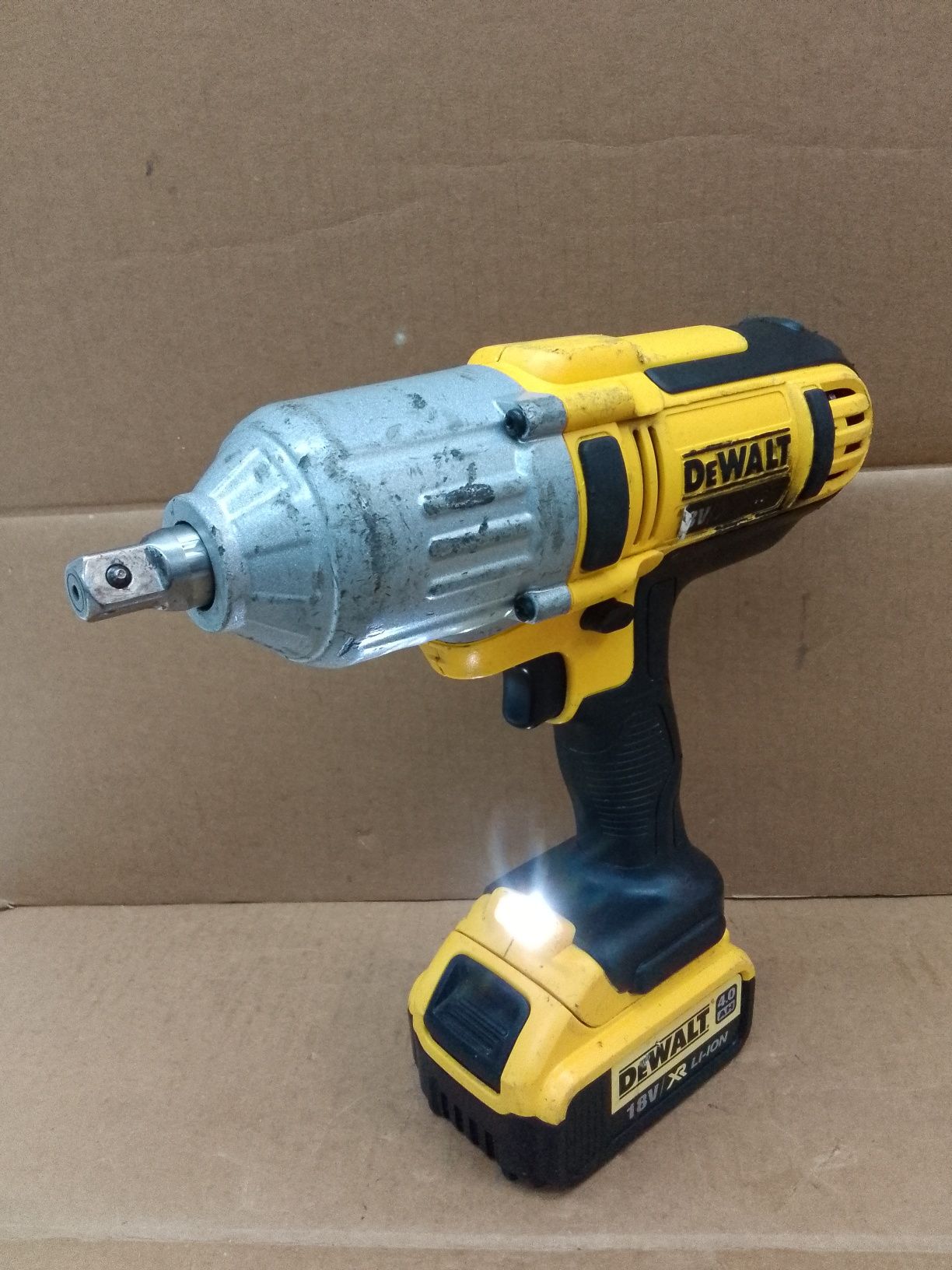 DeWalt DCF889 Akumulatorowy Klucz Udarowy 1/2" 540Nm 18V 4.0Ah