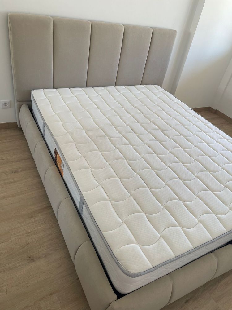 cama completa com arrumação cabeceira e sommier estofados com tecido