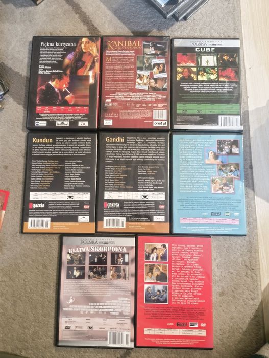 Filmy różnej maści 8 sztuk   :"Seksmisja , Miś ,Cube