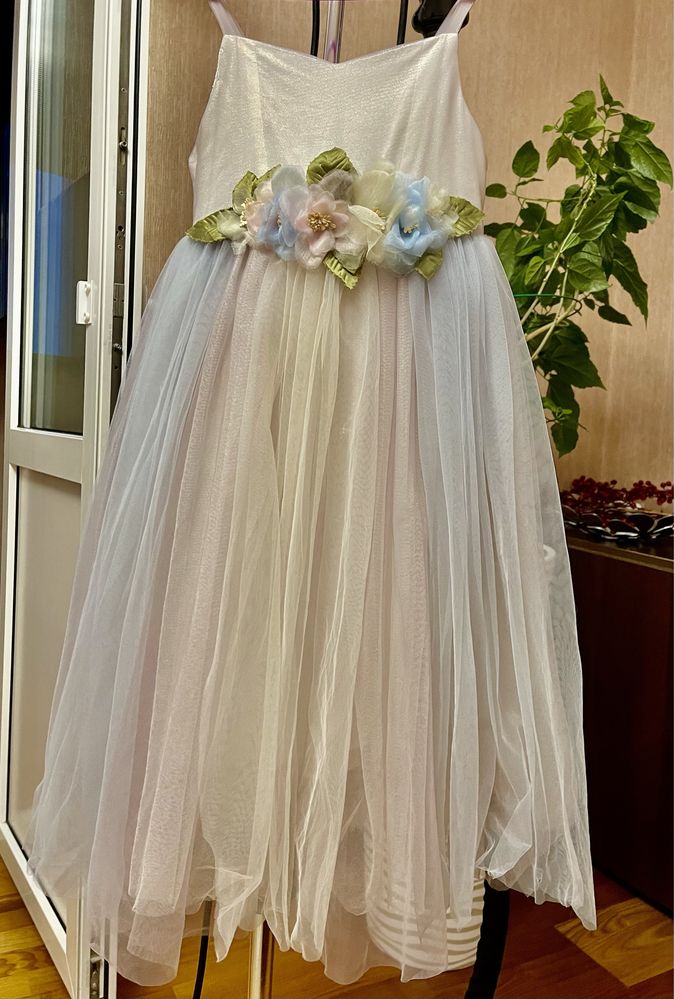 Платье на выпуской, нарядное, красивое платье для девочки 130 см