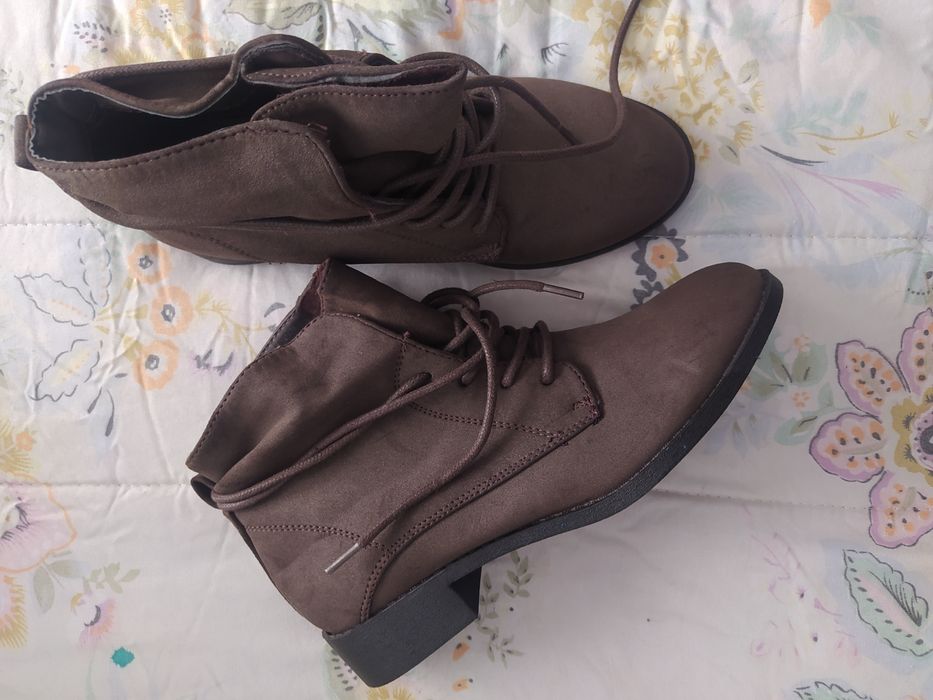 Botins Novos catanhos, tam 37