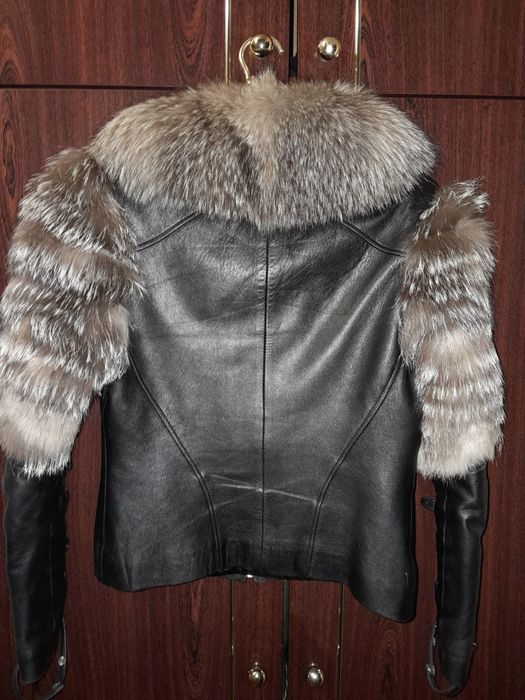 Продам кожаную куртку