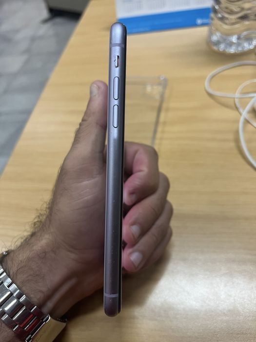 Iphone 11 violeta