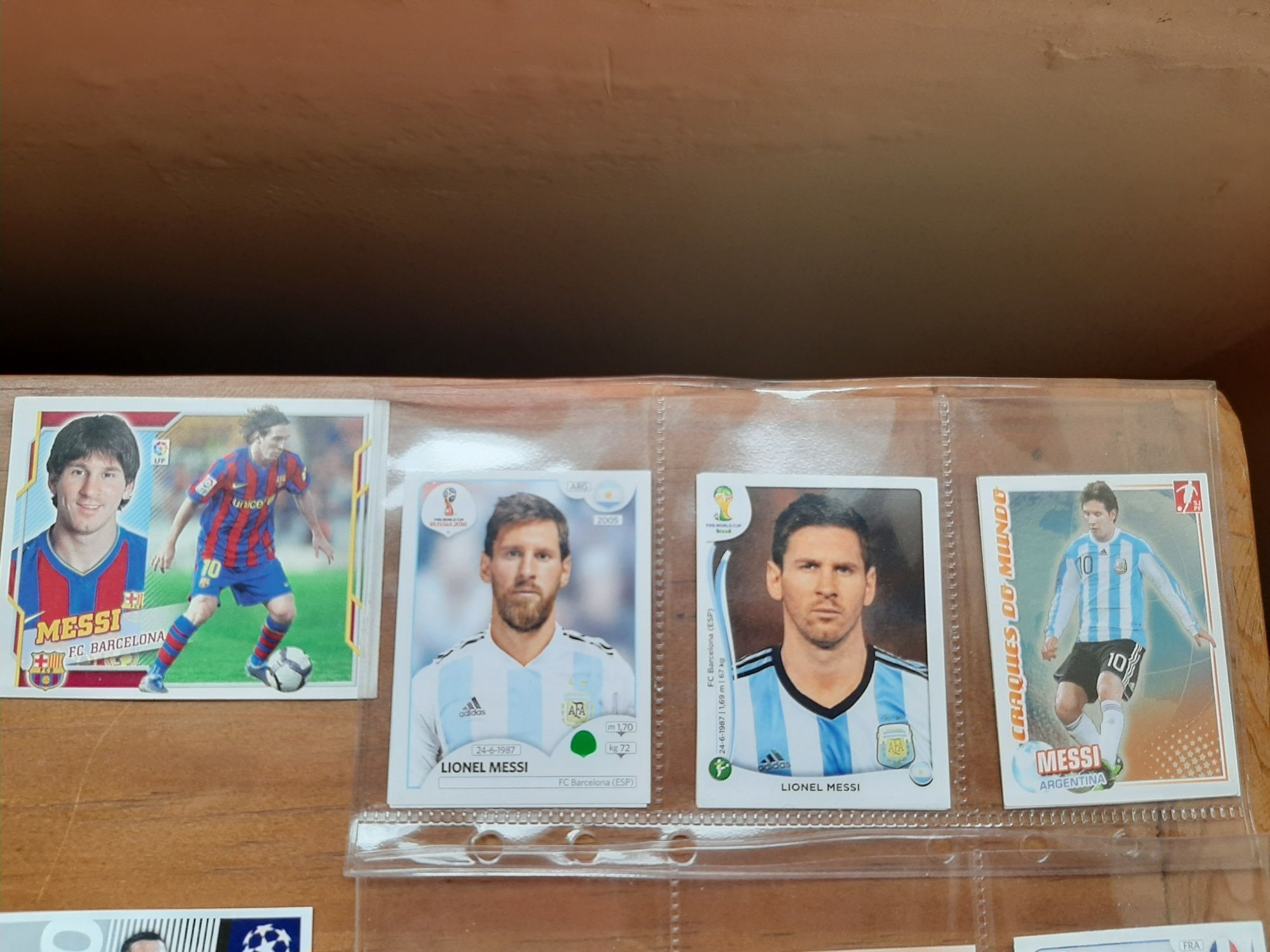 19 cromos+16 cartas Ronaldo/Messi/Mbappe rookie,mega craques adrenalyn