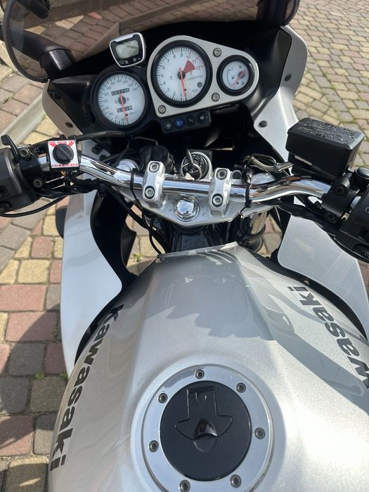 Продам Kawasaki ZR750F свіжопривезений