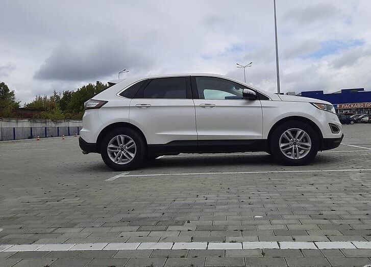 Ford Edge 2017.