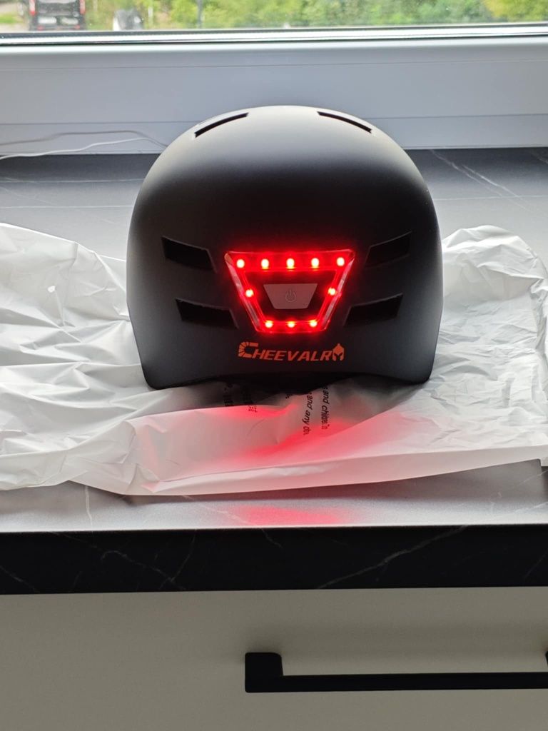 Kask na hulajnogę, rower, deskę itp. Rozmiar L