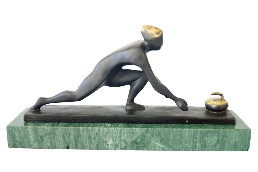 Figura z brązu gra w curling prezent figurka