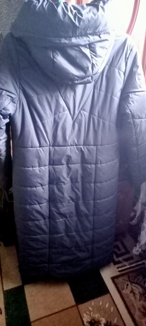 Зимовье пальто 48-50 розміру.