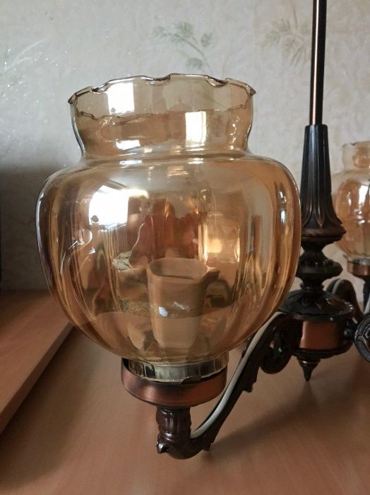 Продам нову люстру