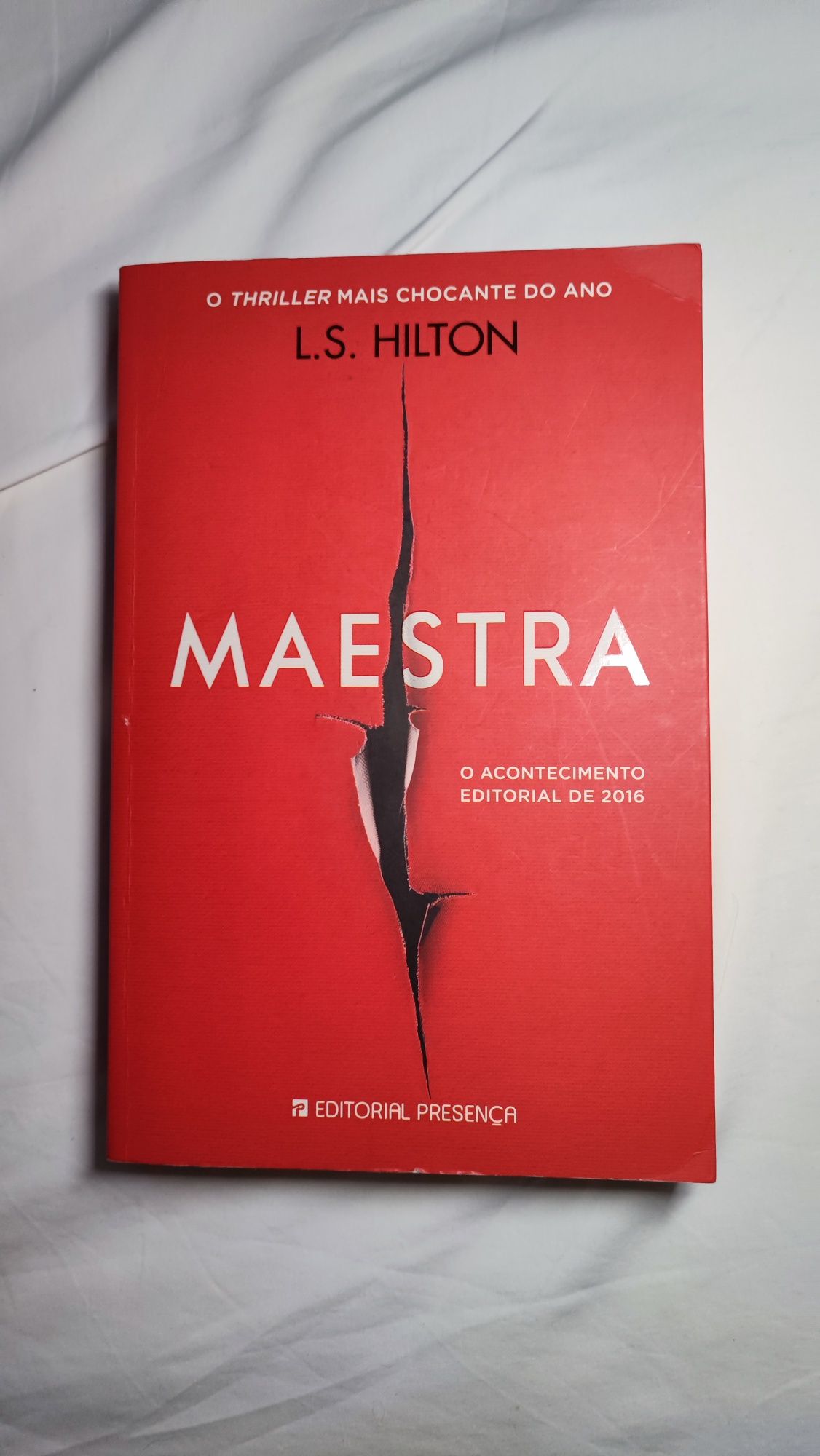 Livro Maestra - L. S. Hilton