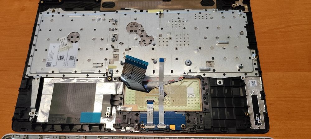 Obudowa kadłub z klawiaturą do HP 15-db1020nw