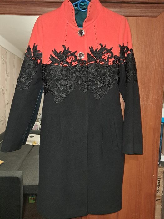 Продам жіноче пальто.