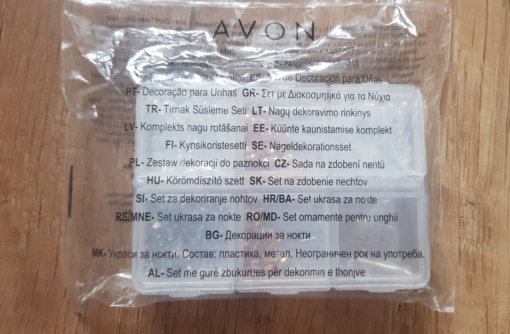 Avon ozdoby na paznokcie złote srebrne kryształki zdobienia