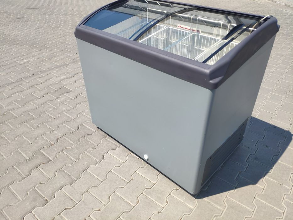 Мороженеці  ларі морозилки під мясо рибу