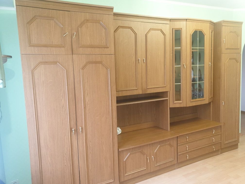 Меблі,"Вікторія", стінка в вітальню б/в. 320х200х50см