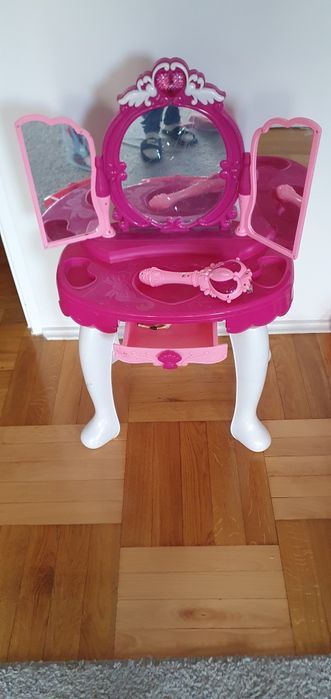 Toaletka dla dziewczynki