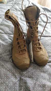 військове взуття