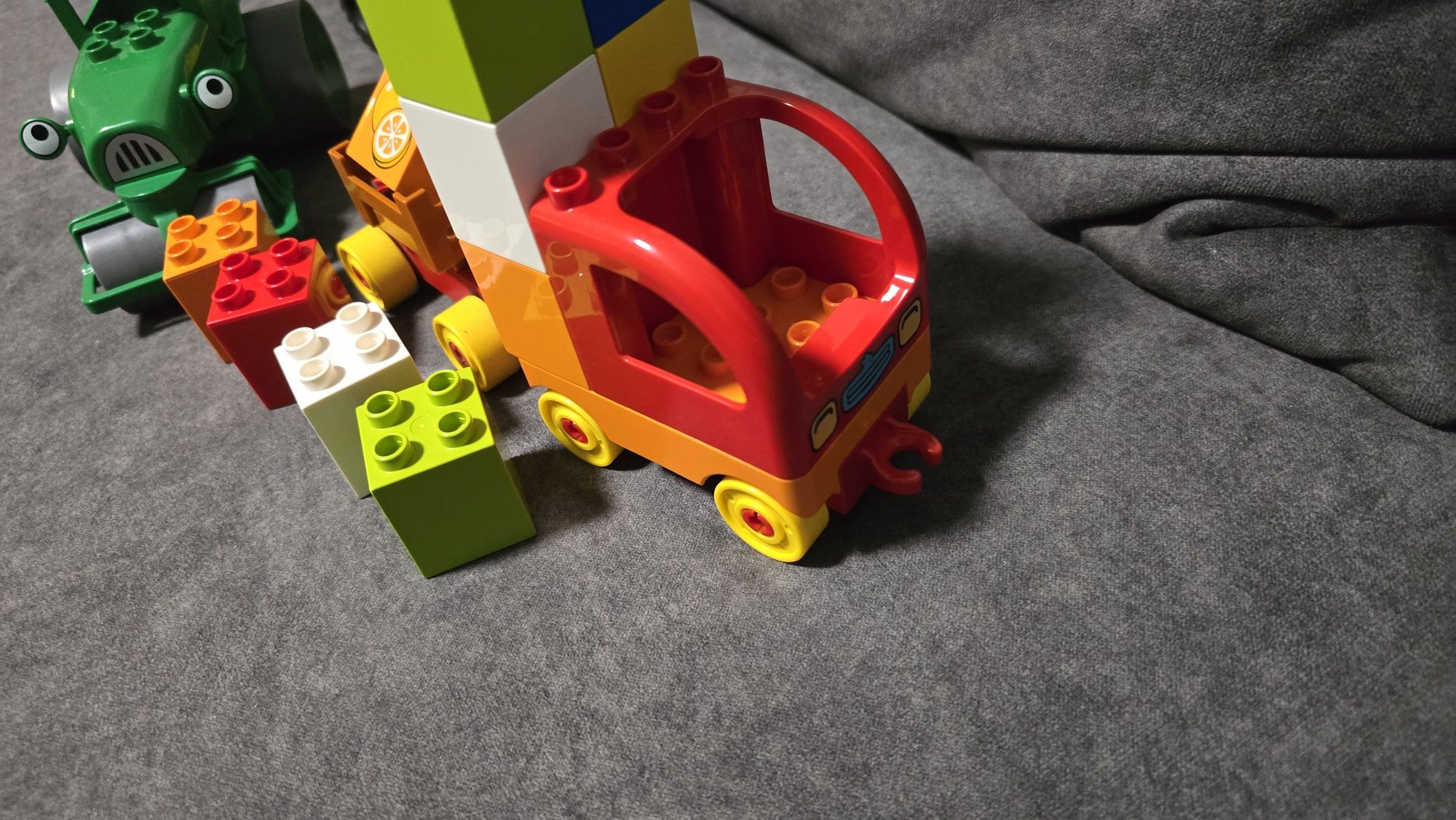 Lego Duplo pojazdy tir pojazdy budowlany traktor