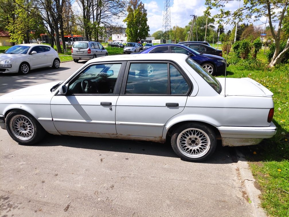 BMW E30 320i 1988r sedan m20b20 lpg