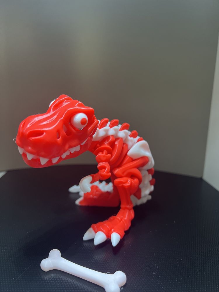 T-rex z kością wydruk 3D