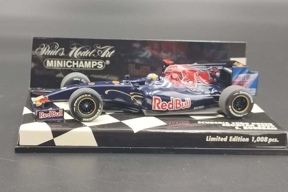 1:43 F1 Scuderia Toro Rosso S Bourdais Showcar 2009 Minichamps