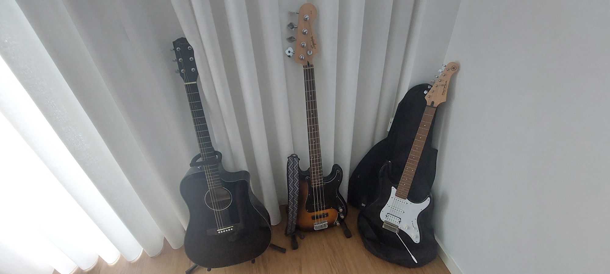 Vendo instrumentos musicais