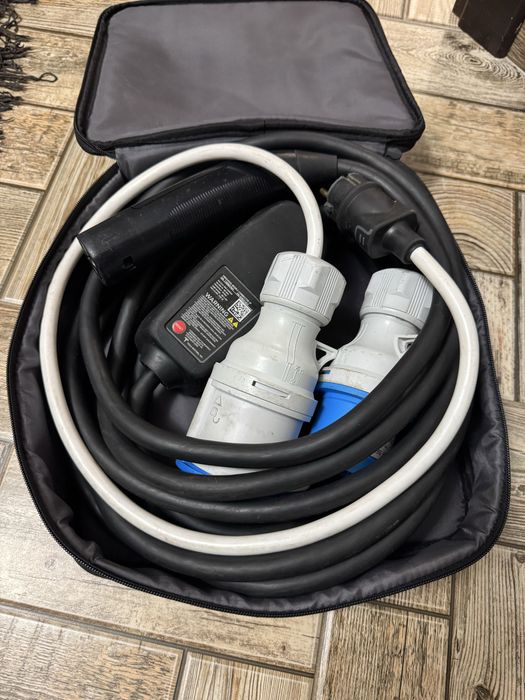 Tesla зарядка 40А + перехідник 16А + оригінальна сумка