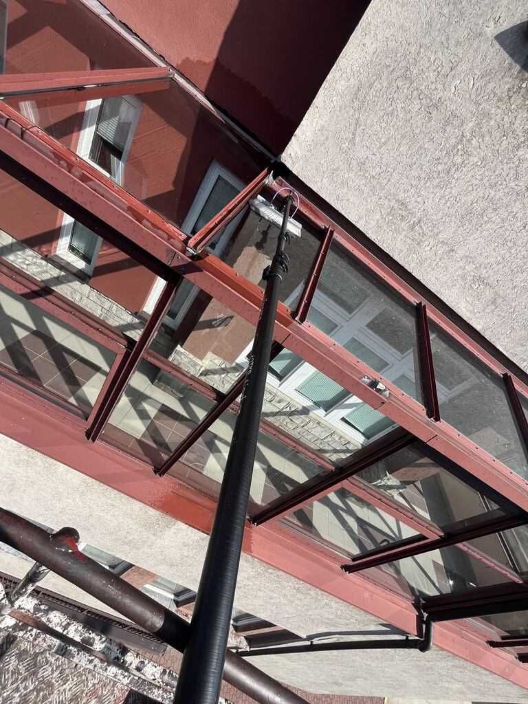 Mycie Paneli Fotowoltaicznych Okien Przeszkleń Wodą demineralizowaną