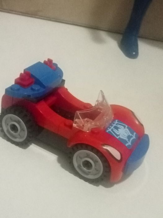 Homem Aranha 29cm e carro da Lego