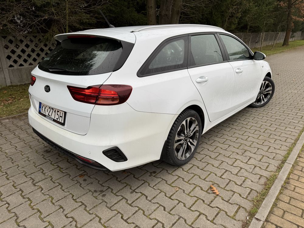Wypozyczalnia Samochodow Do wynajecia Kia Ceed kombi
