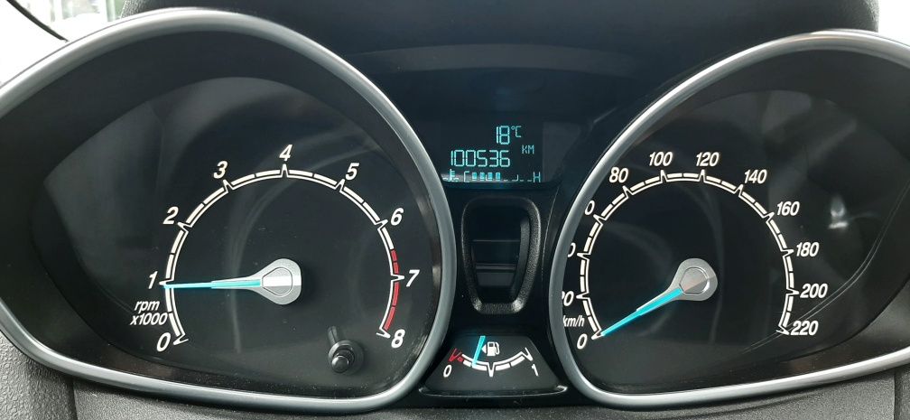 Ford fiesta 1.0 125 KM bogata wersja  titanium