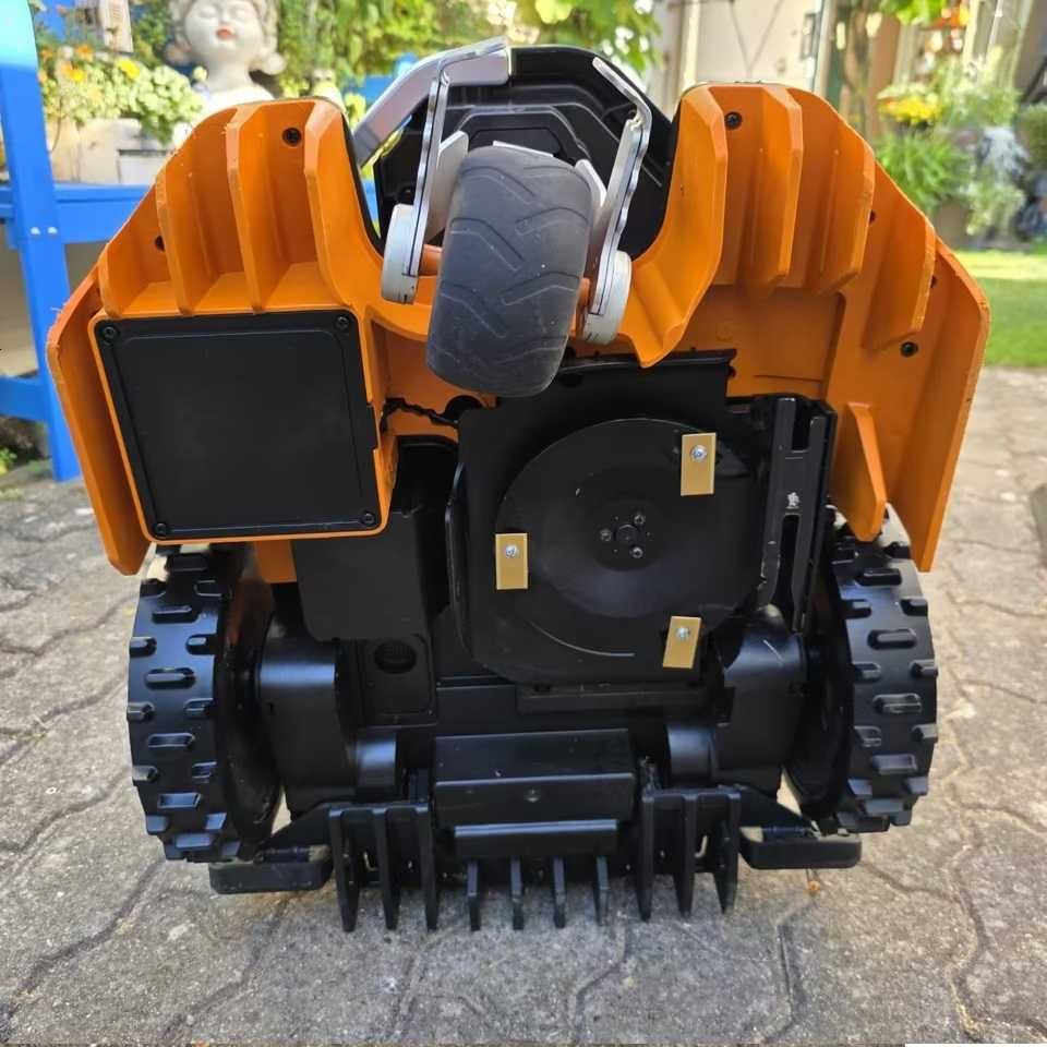 Robot koszący Worx Landroid Vision M800 z 2023r. (zasięg do 800m²)