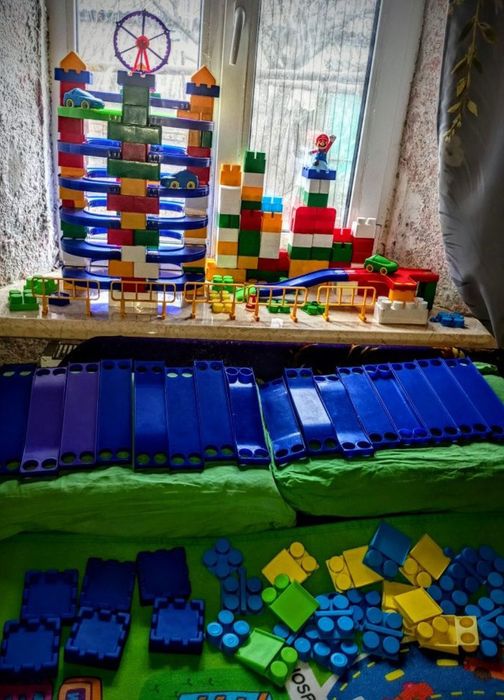 Крупный конструктор по типу ,,Lego" для самых маленьких